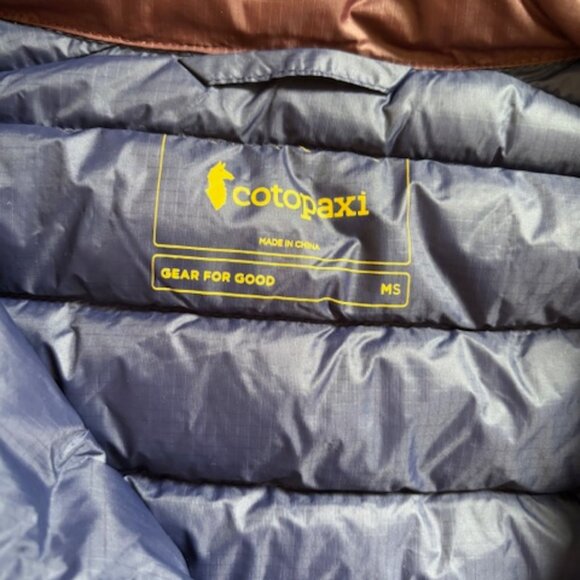 Cotopaxi NWOT Fuego Burgundy Down Filled Puffer Vest Unisex Mens M/Womens L - Picture 3 of 6